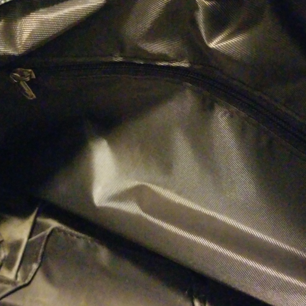 LAST ONE! Glamourous Everyday Quilted Tote - Picture 7 of 8